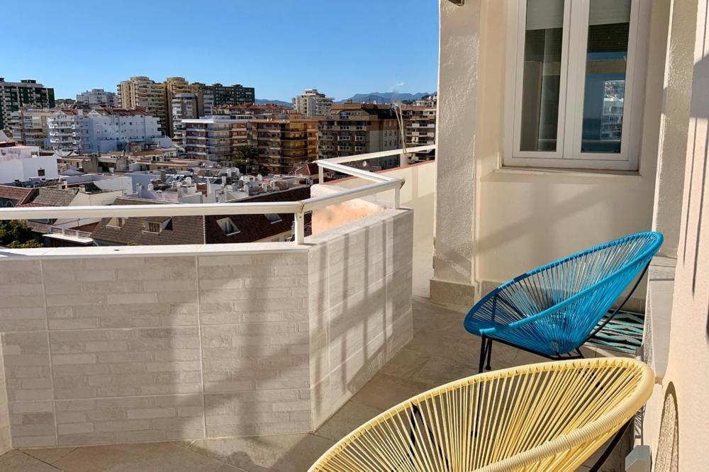 Ferienwohnung LUXURY PENTHOUSE, SEA VIEWS, 50m FROM THE BEACH! Fuengirola Exterior foto